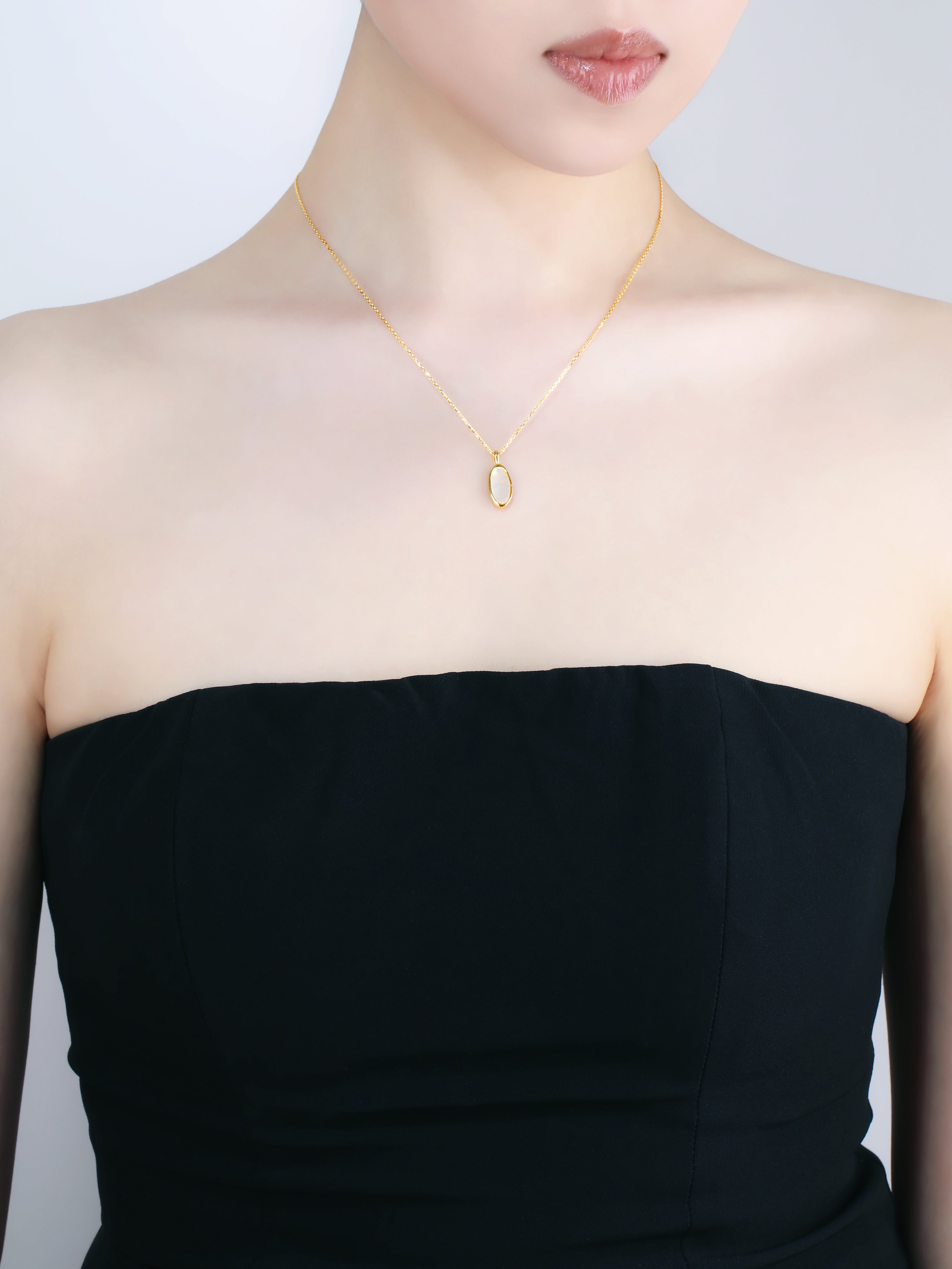 Wabi-Sabi Mother of Pearl “Junsui” Oval Pendant Necklace