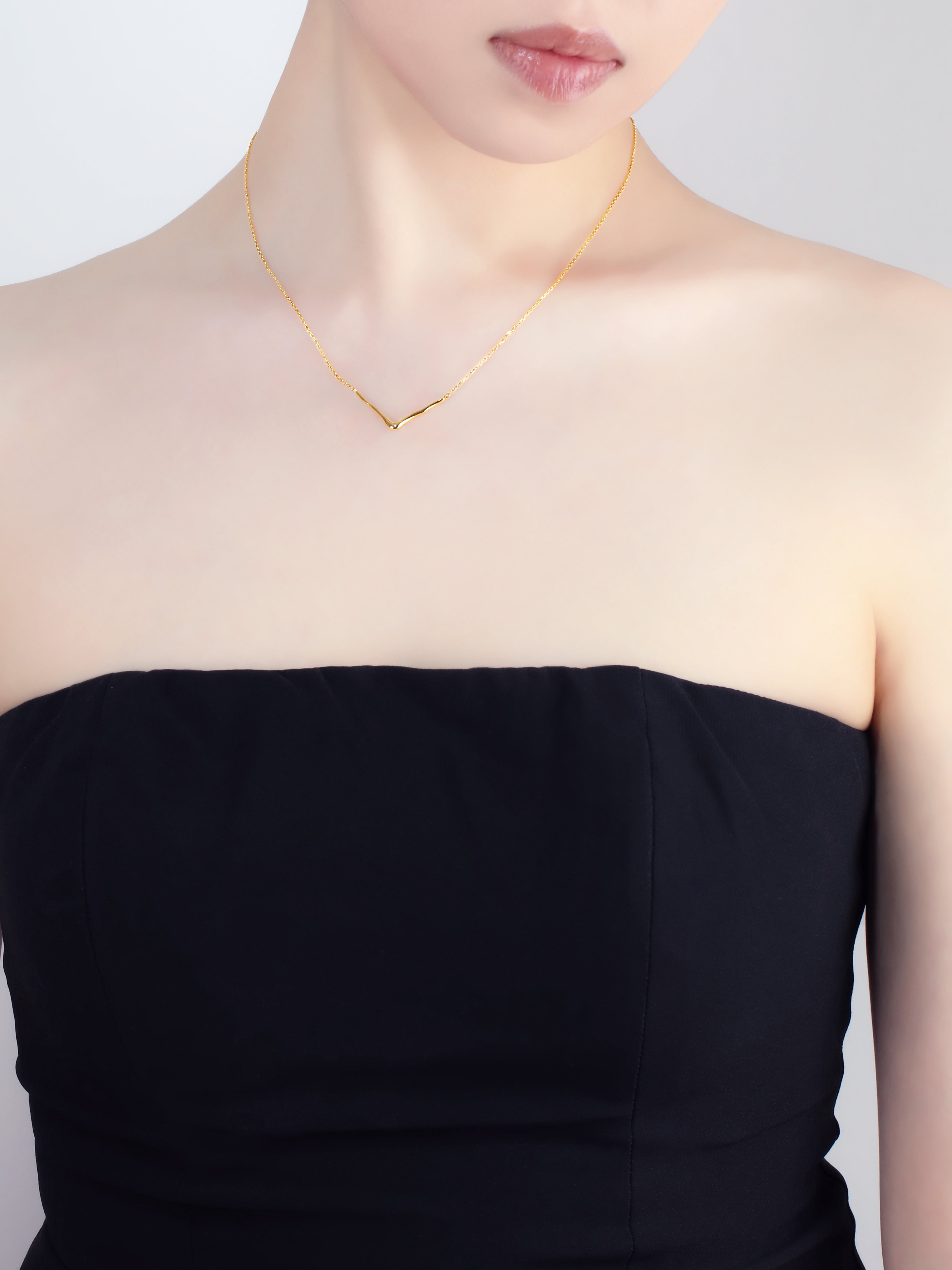 Wabi-Sabi V Pendant “Hōkō” Necklace