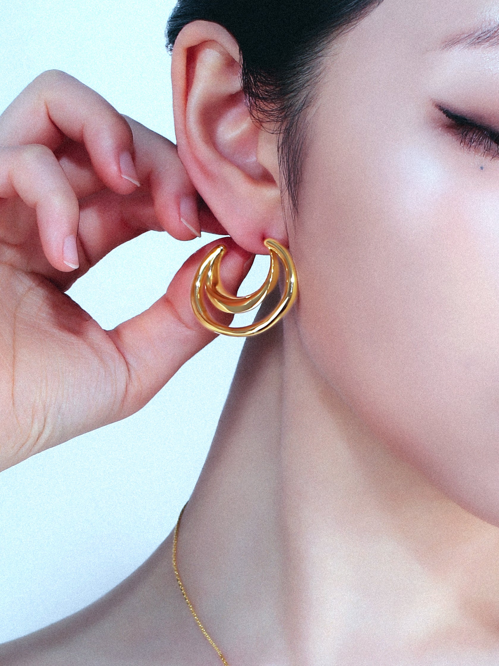 Fly Me to the Moon “Tsuki” Earrings