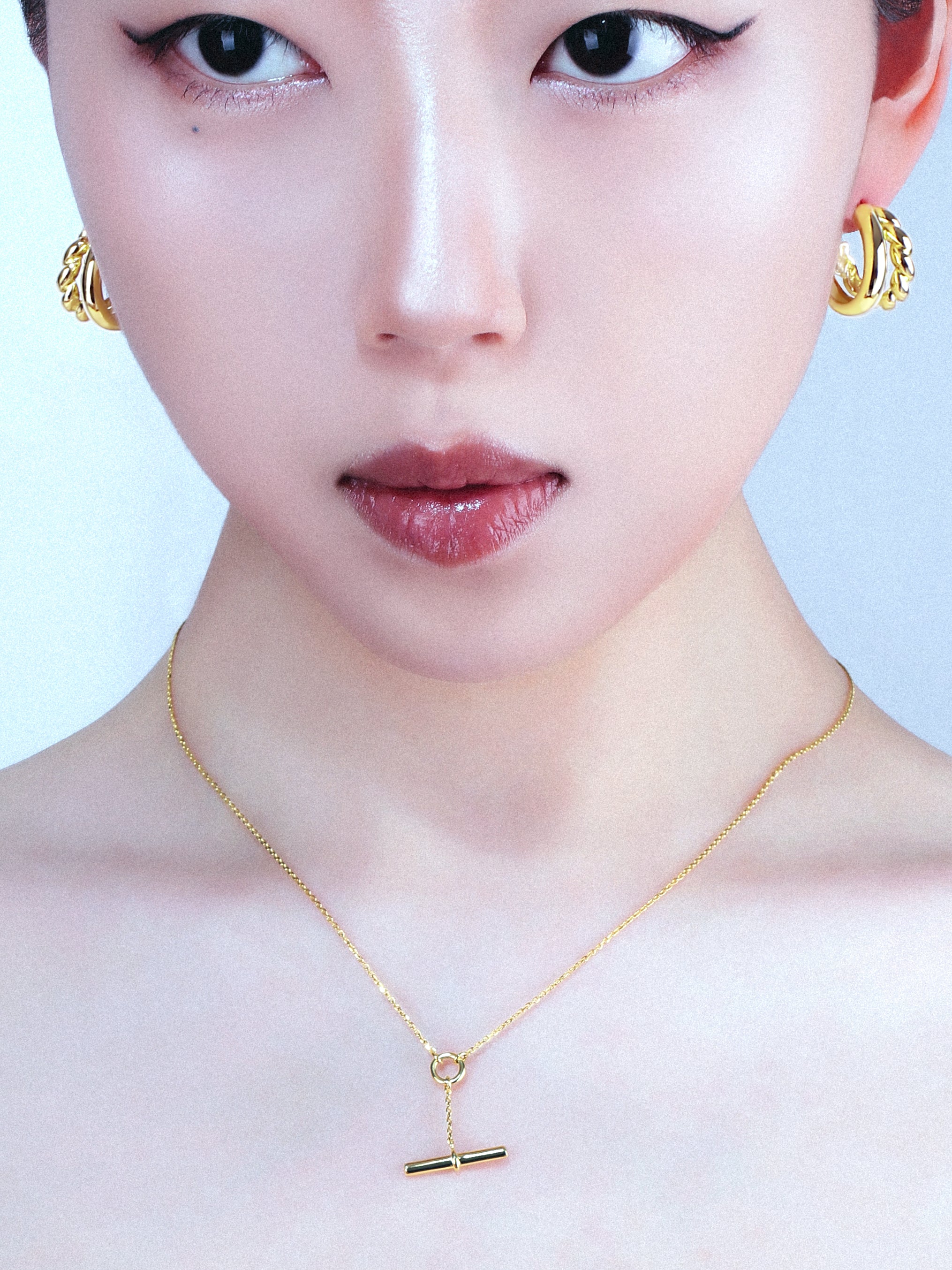 “Ito” Twisted Knot-Shaped Double Hoop Earrings