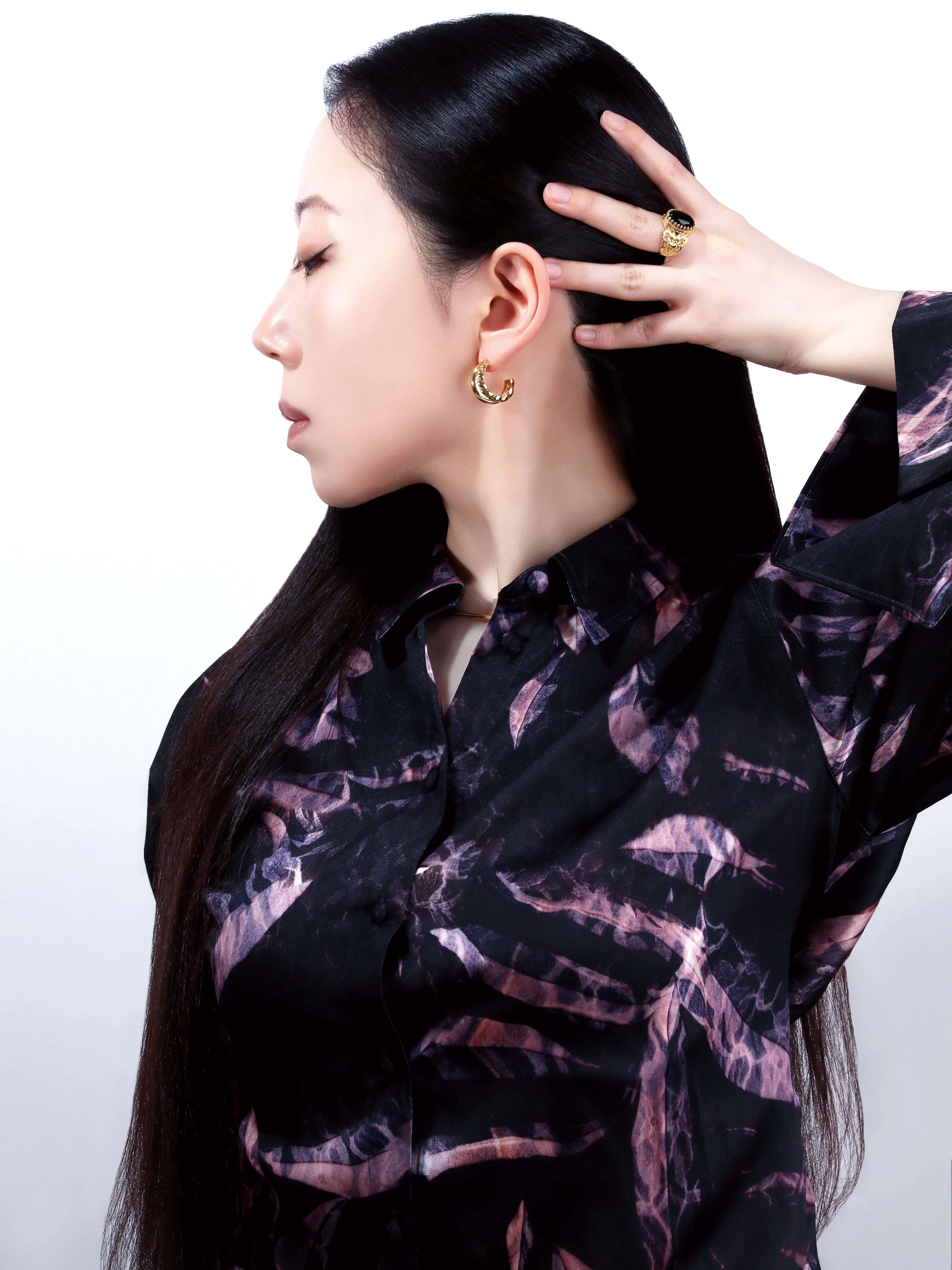 Onyx “Shinya” Statement Ring