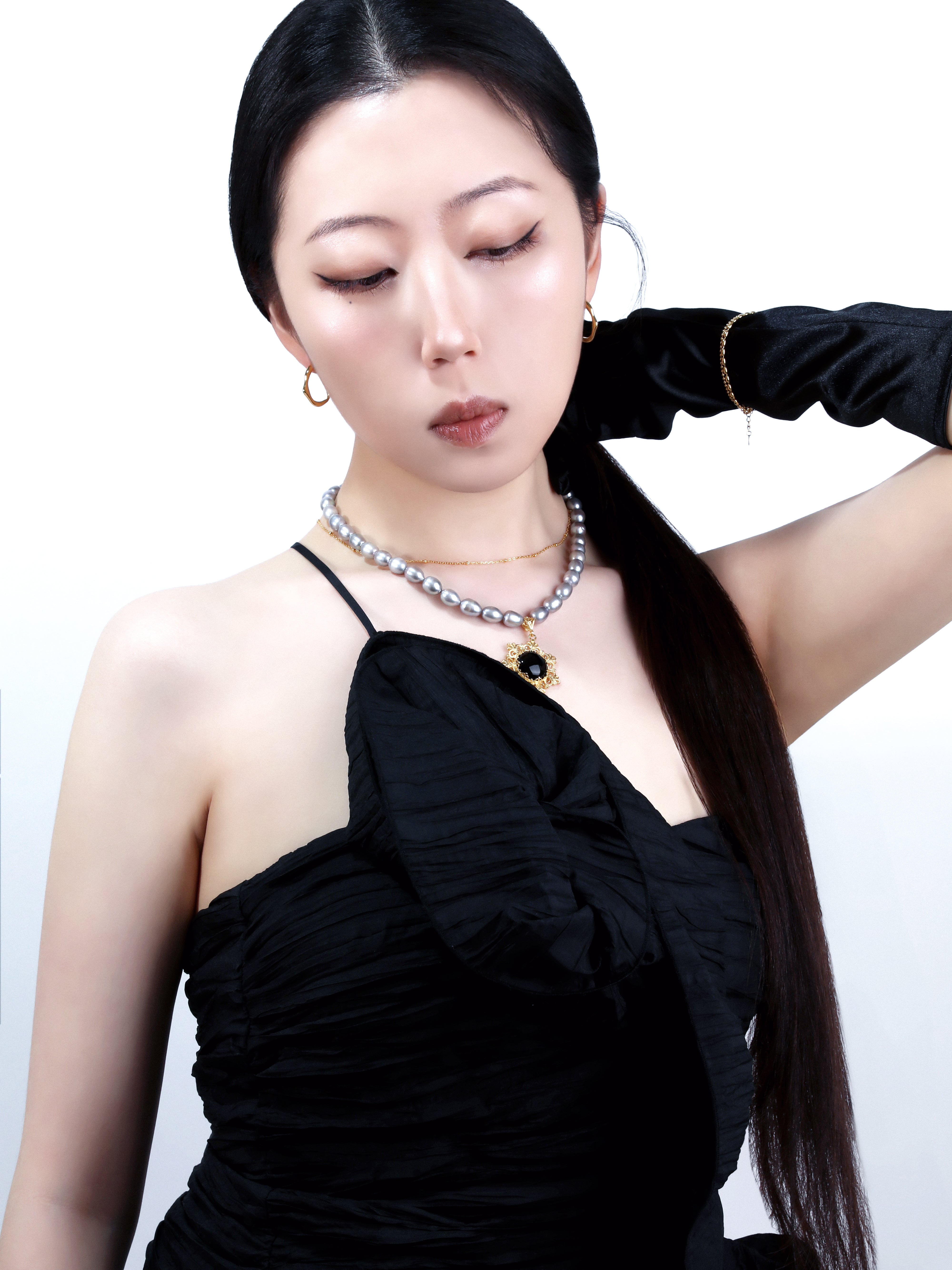 “Tōten” Bead Station Chain Necklace