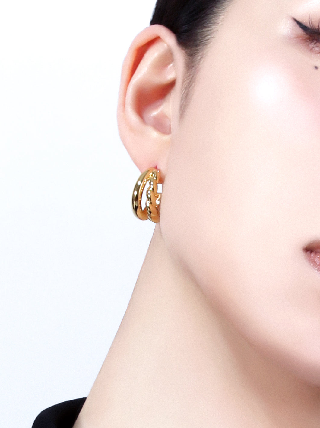 “Ito” Twisted Knot-Shaped Double Hoop Earrings